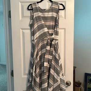 Sleeveless easy dress
